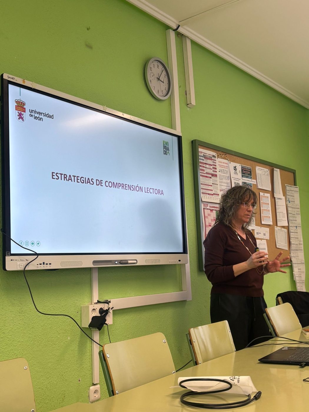 Sesión formativa sobre estrategias de comprensión lectora en el CEIP San Claudio de León